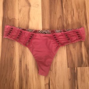 Acacia Chuns bottoms